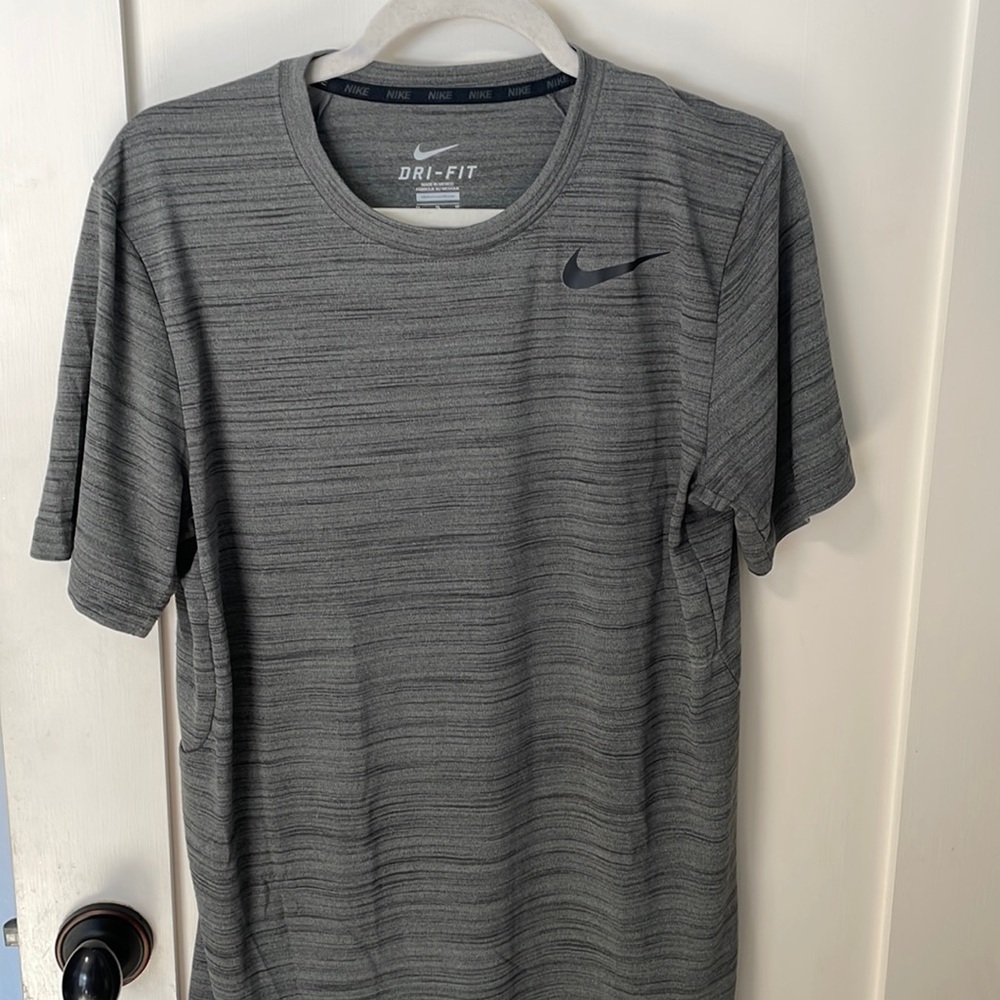 Nike dry fit T-shirt med gray